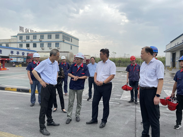 省生態環境廳副廳長到建材公司調研